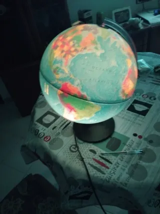 "Lampara del Globo" terráqueo decorativo