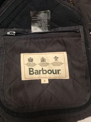 Cazadora Barbour azul marino  Acolchada