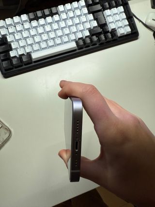 iPhone 14 Morado (84%) + 6 fundas