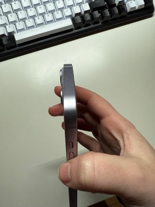 iPhone 14 Morado (84%) + 6 fundas