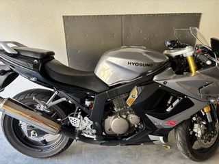 Hyosung GT 250 ri