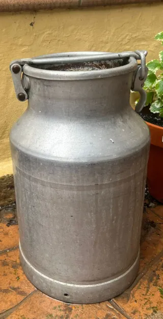 LECHERA ANTIGUA METAL