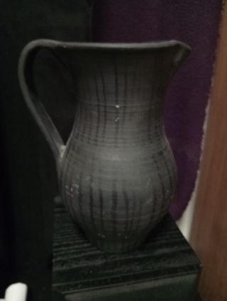 Jarrón de cerámica negro y gris