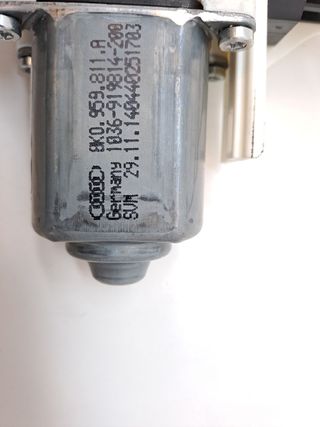 MOTOR ELEVALUNAS TRASERO DERECHO AUDI A1 SPORTBACK (8XF)