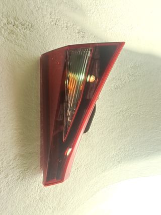 PILOTO TRASERO IZQUIERDO INTERIOR HYUNDAI I20 ACTIVE (3)