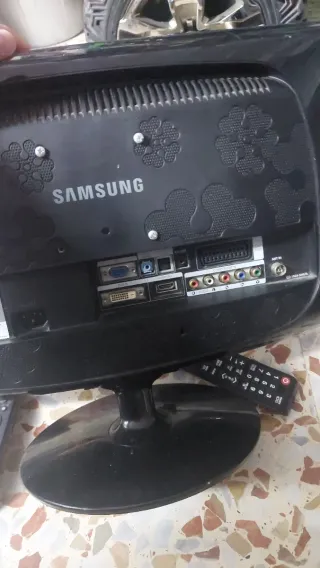 2 TVs 19 y 24 pulgadas