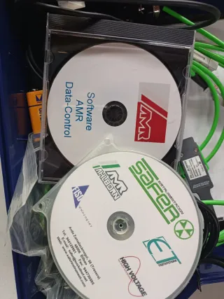 Maletín técnico con accesorios y CDs