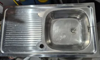 Fregadero de un seno con escurridor