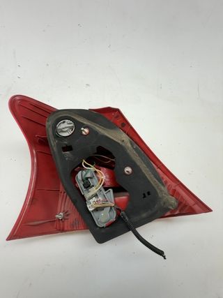 PILOTO TRASERO DERECHO TOYOTA YARIS (_P9_)