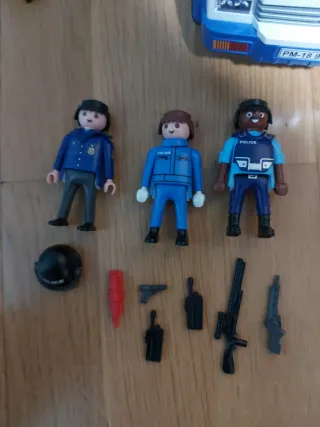 Playmobil Comisaría pequeña y Camión Policía