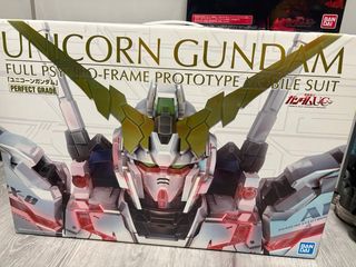 Gundam Unicorn PG 1/60 con LED Bandai