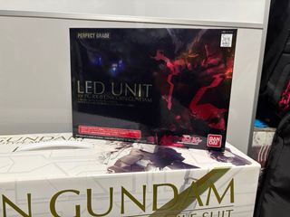 Gundam Unicorn PG 1/60 con LED Bandai