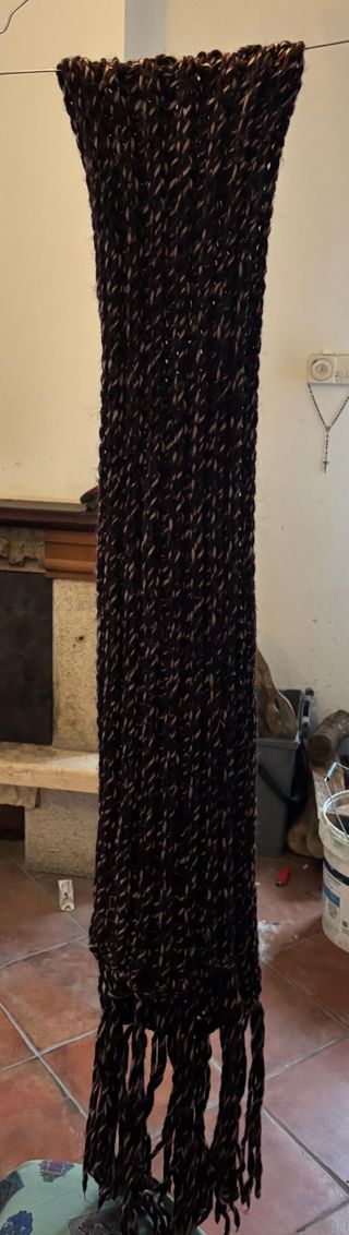 Sciarpa in lana lavorata a mano