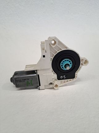 MOTOR ELEVALUNAS DELANTERO IZQUIERDO AUDI Q5 (8RB)