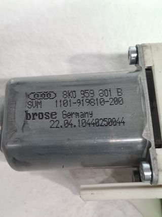 MOTOR ELEVALUNAS DELANTERO IZQUIERDO AUDI Q5 (8RB)