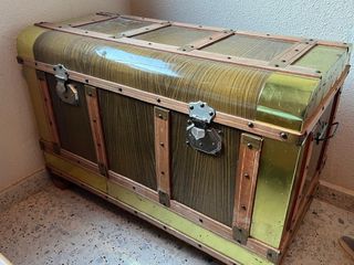 Baúl antiguo dorado y verde (*)