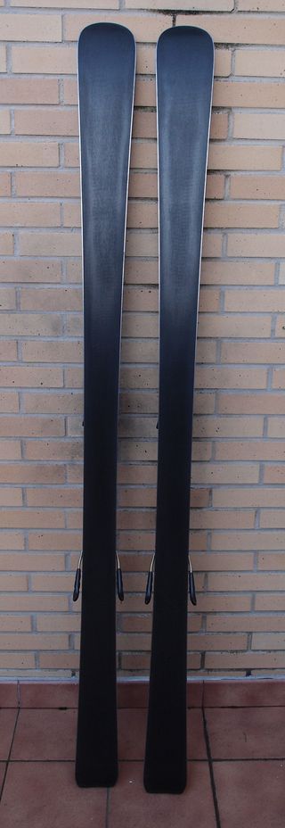 Esquís Atomic 168cm con fijaciones