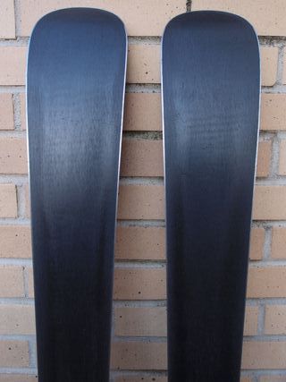 Esquís Atomic 168cm con fijaciones
