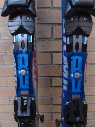 Esquís Atomic 168cm con fijaciones