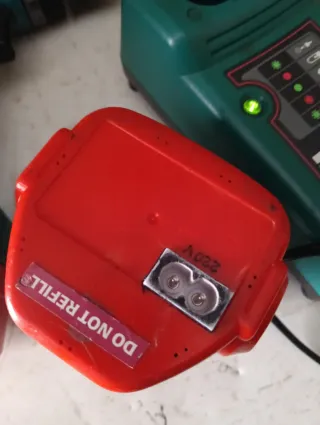 Taladro Makita 6270D 12V Batería