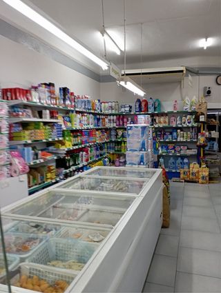Se traspasa supermercado con todo el equipamiento
