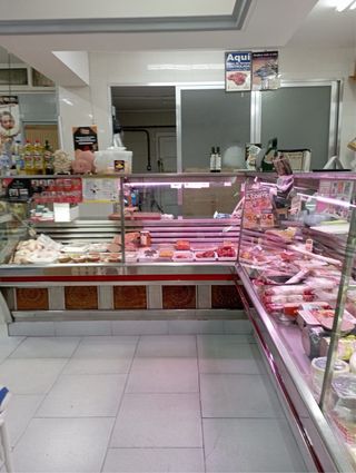 Se traspasa supermercado con todo el equipamiento