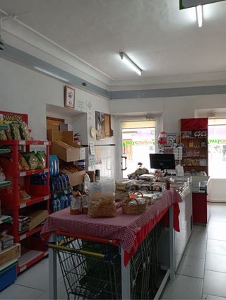 Se traspasa supermercado con todo el equipamiento