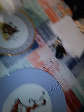 Antichi piatti con design coniglio