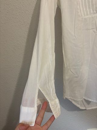 Camisa blanca manga larga abotonada