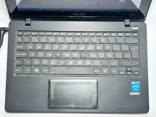 Asus F200CA “Táctil” para piezas o restaurar