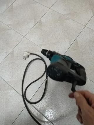 Taladro percutor Makita HR2800