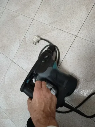 Taladro percutor Makita HR2800