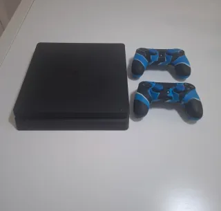 PS4 (Playstation 4) con 2 mandos