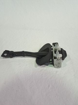 RETENEDOR PUERTA FORD FOCUS (2)