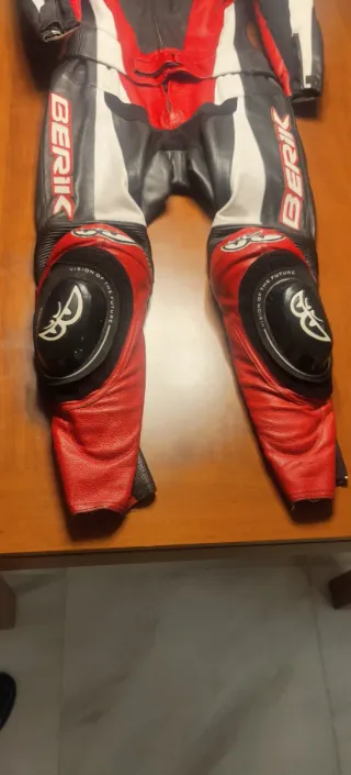 Mono de moto cuero Berik 2 piezas Talla 38 S Nuevo