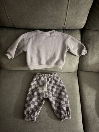 Chándal niño gris y multicolor