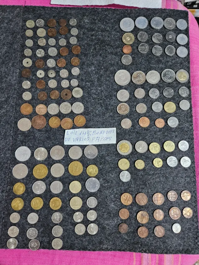 Lote 143 varios países de Monedas Extranjeras