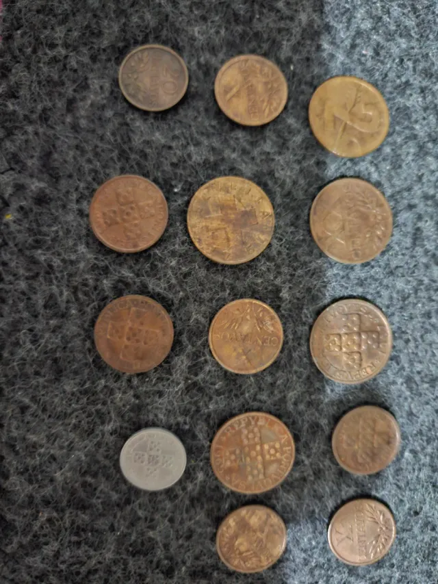 Lote 143 varios países de Monedas Extranjeras