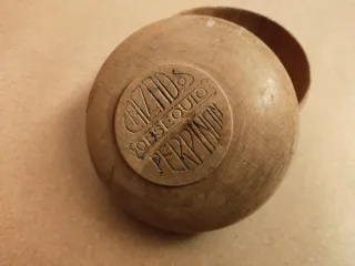 caja redonda de madera