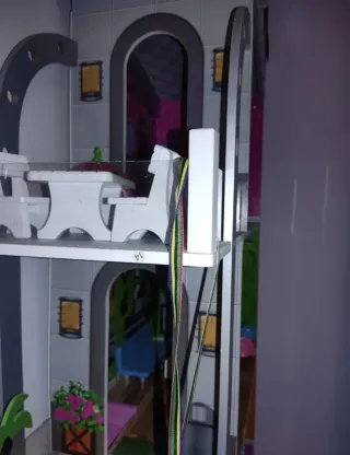 Casa delle bambole in legno