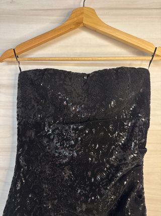 Vestido negro lentejuelas palabra de honor Zara