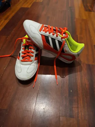 Scarpe da calcio a 5 Adidas per bambini