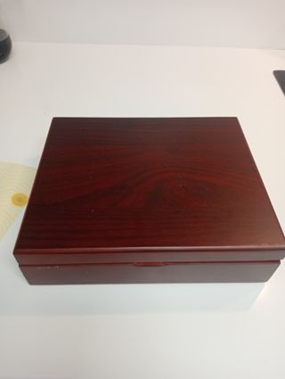 Set de sacacorchos y accesorios en caja