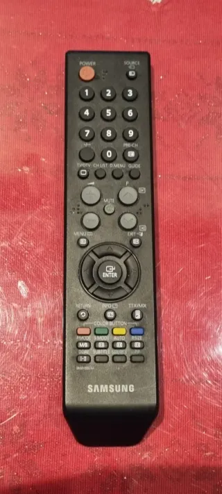 Monitor Samsung SyncMaster 933HD 19 pollici con sintonizzatore TV digitale e altoparlanti