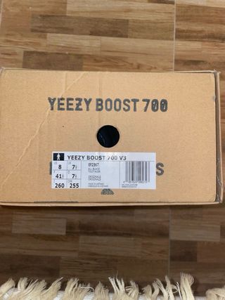 Adidas Yeezy Boost 700 Negro