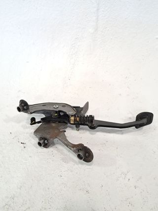 PEDAL EMBRAGUE RENAULT CAPTUR (3)
