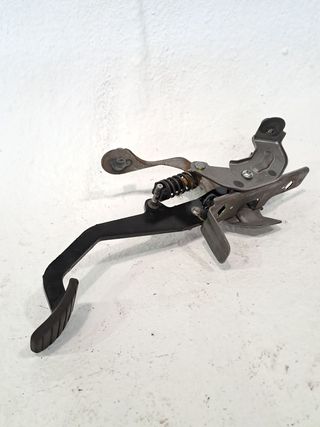 PEDAL EMBRAGUE RENAULT CAPTUR (3)