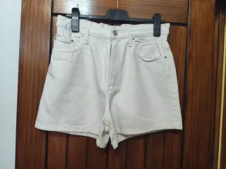 Vaqueros cortos blancos