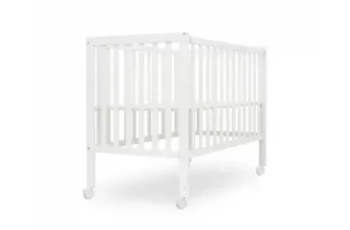 Cuna de bebé blanca con ruedas Solo tiene dos usos