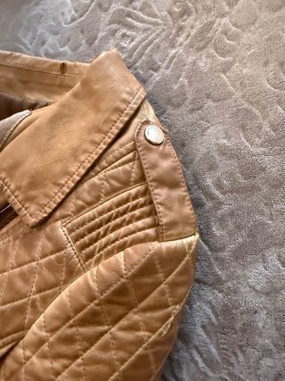 Cazadora biker corta de cuero marrón – Bershka